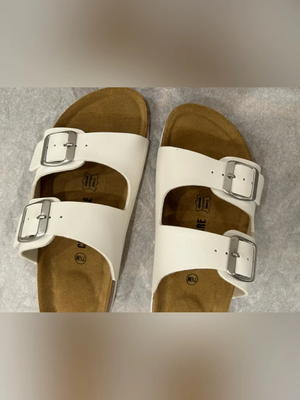 Cushionaire Lane White Nappa Women’s Sandals Size 7.5. New